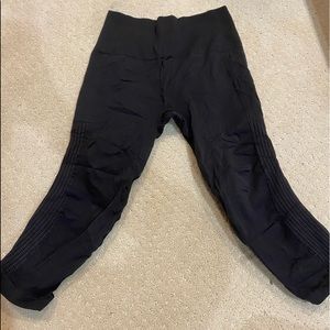 Lululemon Ebb to Street Size 4 Seamless Leggings